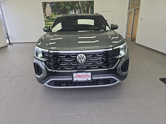 2026 Volkswagen Atlas Cross Sport SE with Technology