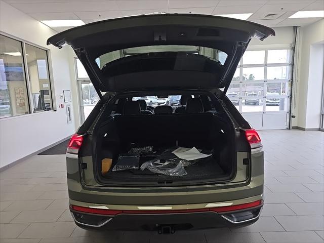 2026 Volkswagen Atlas Cross Sport SE with Technology