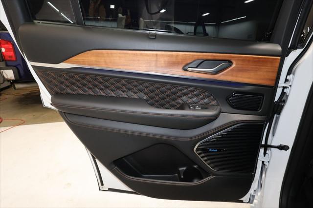 2025 Jeep Grand Cherokee L Summit Reserve 4x4