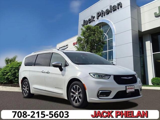 2023 Chrysler Pacifica Hybrid Pinnacle for sale in Countryside, IL