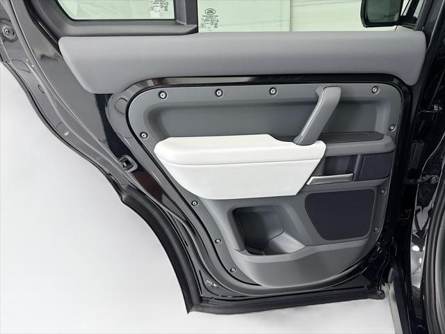 2026 Land Rover Defender P400 X-Dynamic SE