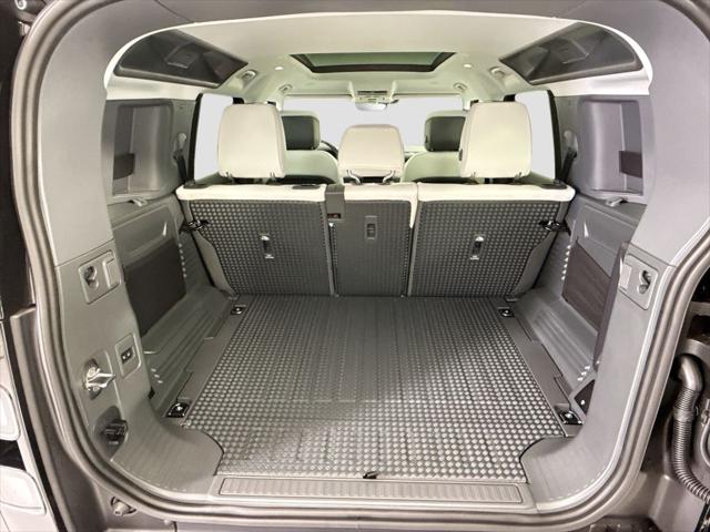 2026 Land Rover Defender P400 X-Dynamic SE