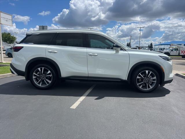 2023 INFINITI QX60 LUXE AWD