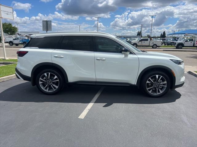 2023 INFINITI QX60 LUXE AWD