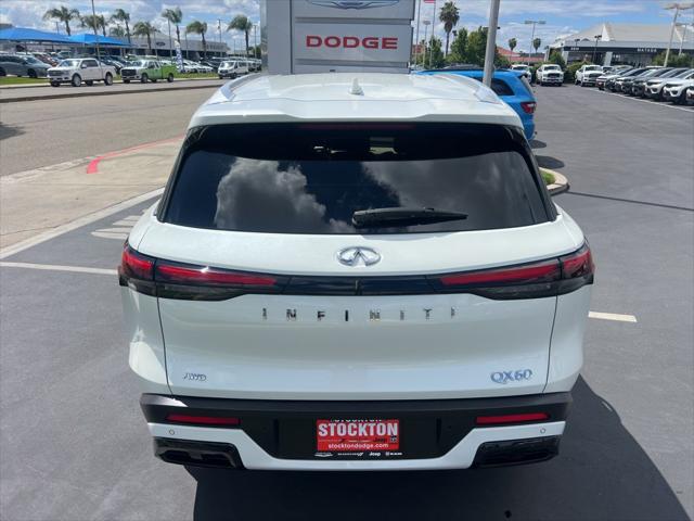 2023 INFINITI QX60 LUXE AWD