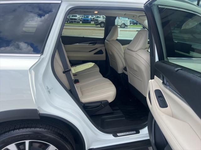 2023 INFINITI QX60 LUXE AWD