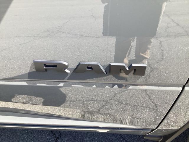 2026 Ram 3500 Laramie Crew Cab 4x4 8' Box