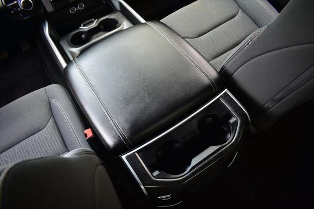 2022 Ram 1500 Big Horn Crew Cab 4x4 5'7" Box