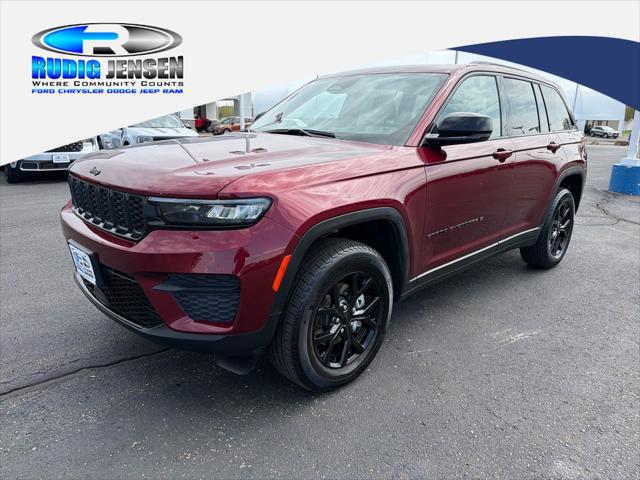 2025 Jeep Grand Cherokee Altitude 4x4 for sale in New Lisbon, WI