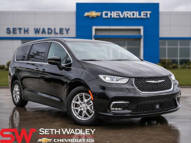2025 Chrysler Pacifica Select for sale in Ada, OK