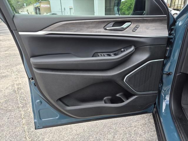 2026 Jeep Grand Cherokee Limited 4x2