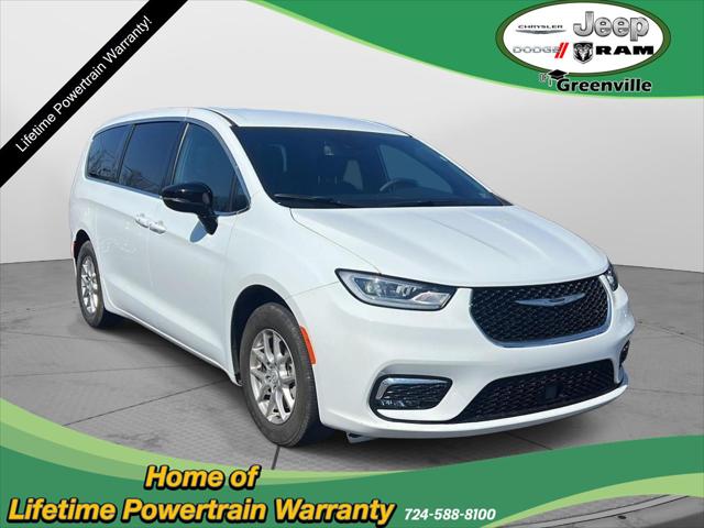 2026 Chrysler Pacifica Select