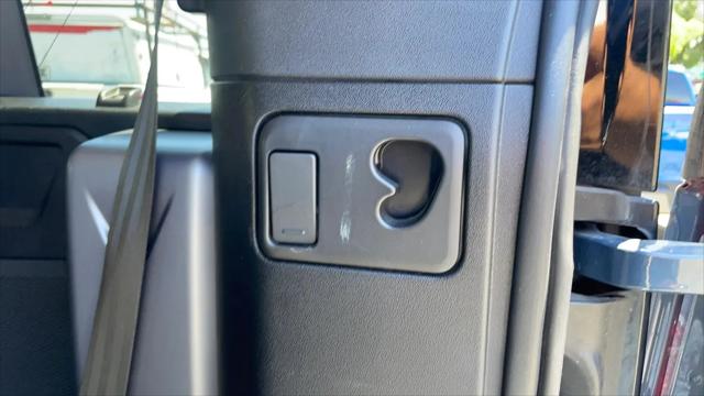 2021 Land Rover Defender 110 SE
