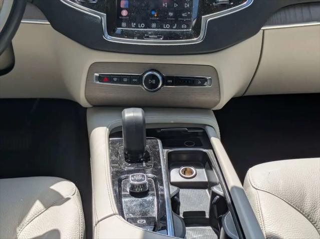 2025 Volvo XC90 Plug-In Hybrid T8 Plus 6-Seater
