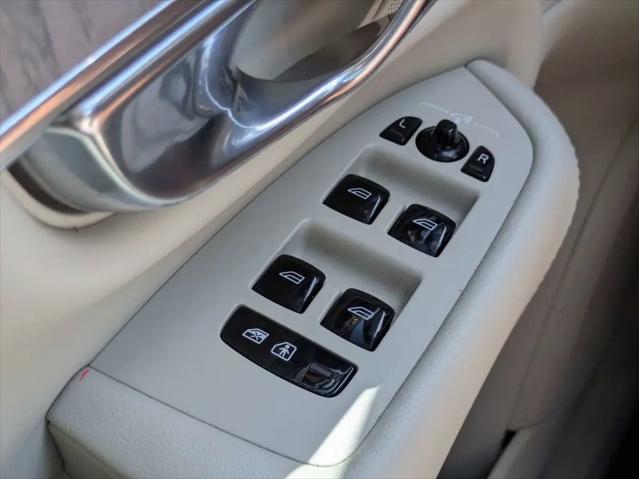 2025 Volvo XC90 Plug-In Hybrid T8 Plus 6-Seater