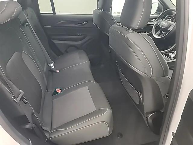 2024 Jeep Grand Cherokee Laredo X 4x4