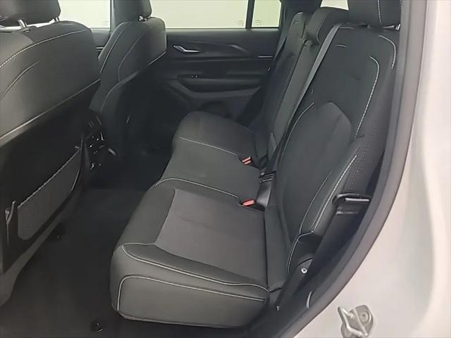 2024 Jeep Grand Cherokee Laredo X 4x4