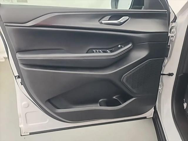 2024 Jeep Grand Cherokee Laredo X 4x4