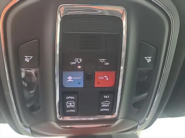 2024 Jeep Grand Cherokee Laredo X 4x4