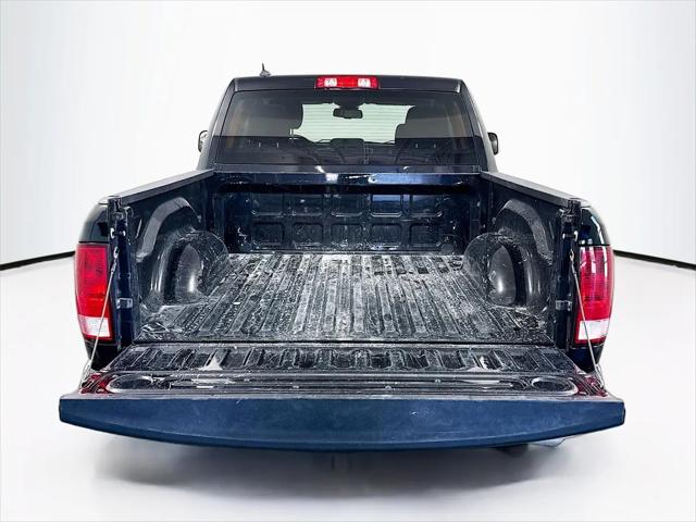 2023 Ram 1500 Classic SLT Crew Cab 4x2 5'7" Box