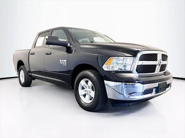 2023 Ram 1500 Classic SLT Crew Cab 4x2 5'7" Box