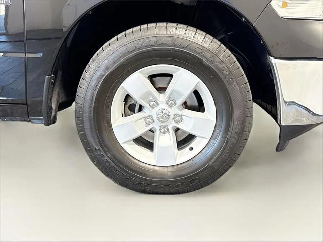 2023 Ram 1500 Classic SLT Crew Cab 4x2 5'7" Box