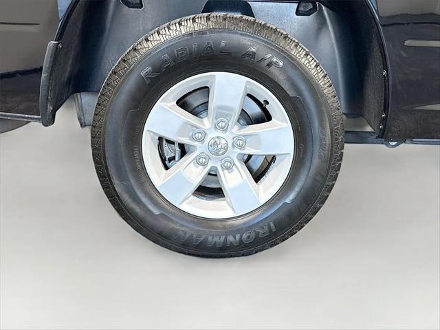 2023 Ram 1500 Classic SLT Crew Cab 4x2 5'7" Box