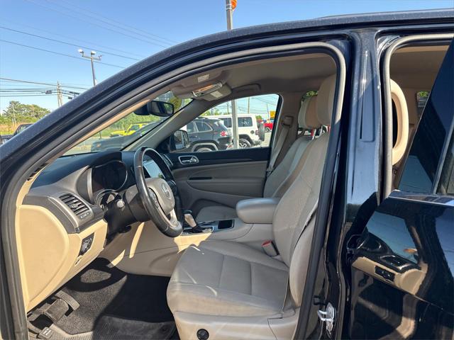 2022 Jeep Grand Cherokee Laredo E 4x4