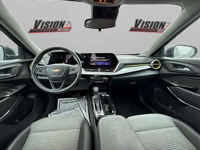 2024 Chevrolet Trax FWD LT