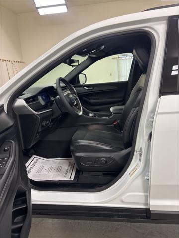 2024 Jeep Grand Cherokee L Altitude 4x4