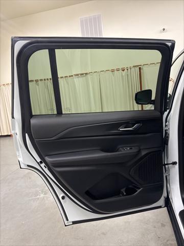 2024 Jeep Grand Cherokee L Altitude 4x4