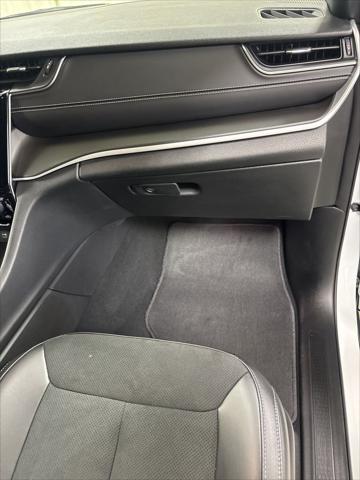 2024 Jeep Grand Cherokee L Altitude 4x4