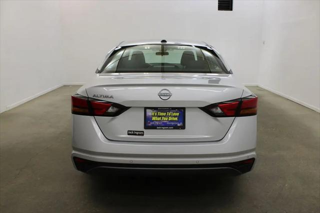 2026 Nissan Altima SV FWD