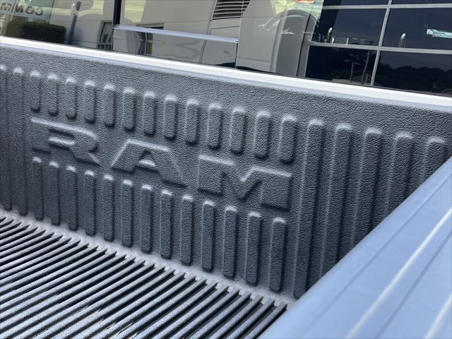 2022 Ram 1500 Big Horn Crew Cab 4x4 5'7" Box