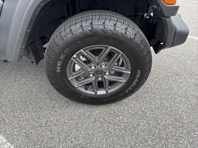 2025 Jeep Wrangler 4-Door Summit 4x4
