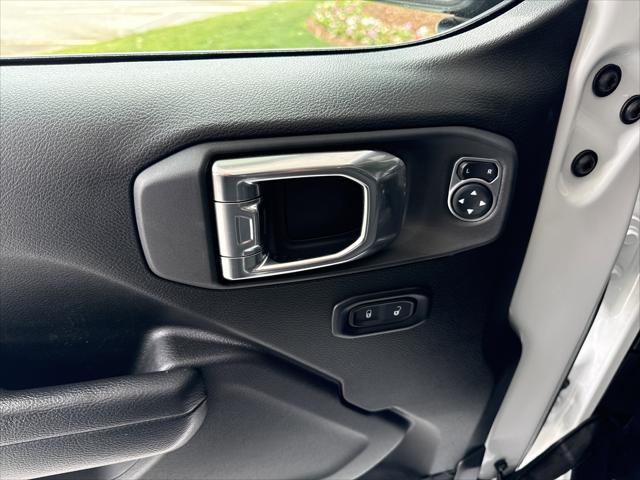 2025 Jeep Wrangler 4-Door Summit 4x4