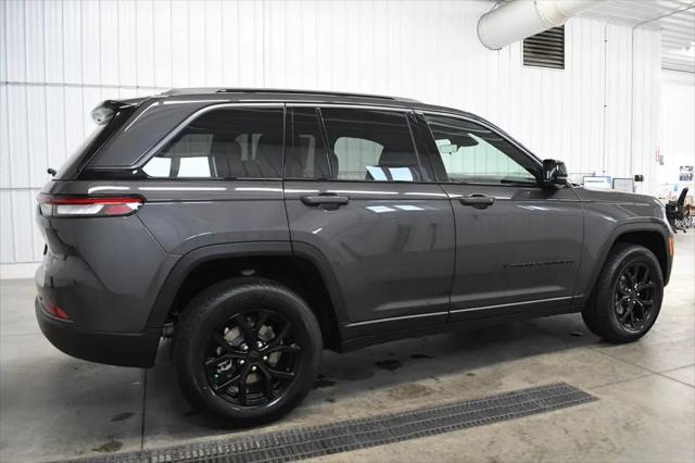 2026 Jeep Grand Cherokee Altitude 4x4