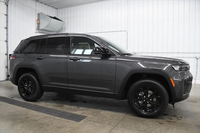 2026 Jeep Grand Cherokee Altitude 4x4