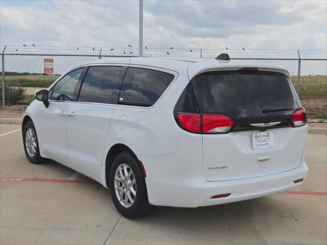 2023 Chrysler Voyager LX
