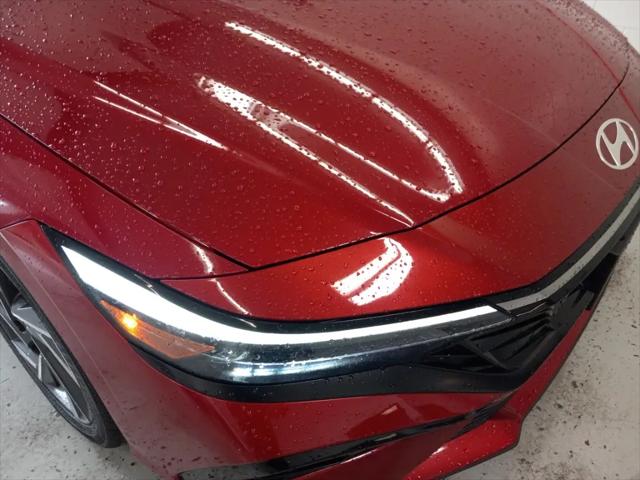 2025 Hyundai Elantra Hybrid Limited