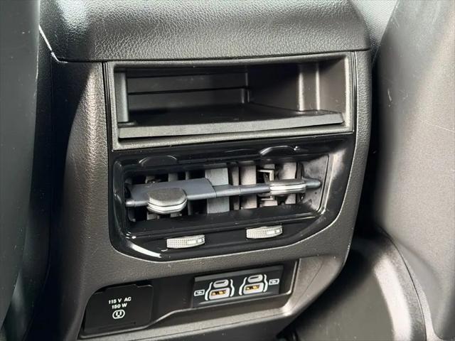 2022 Jeep Grand Cherokee Laredo 4x4