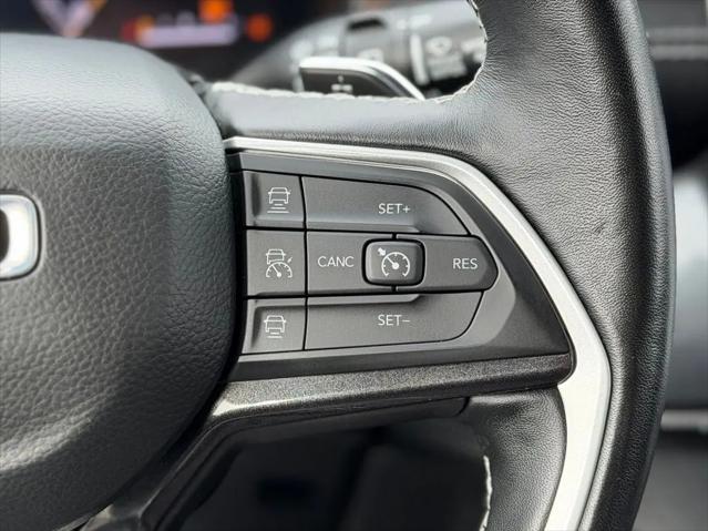 2022 Jeep Grand Cherokee Laredo 4x4