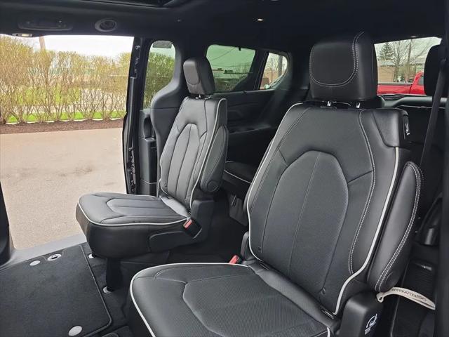 2026 Chrysler Pacifica Limited AWD