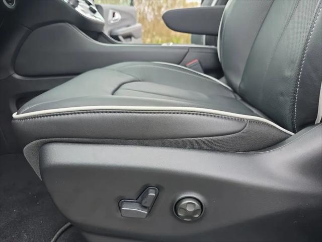 2026 Chrysler Pacifica Limited AWD