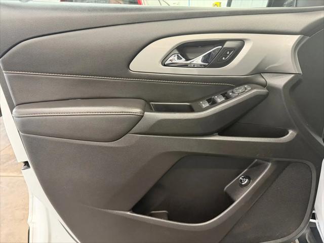 2020 Chevrolet Traverse AWD LT Cloth