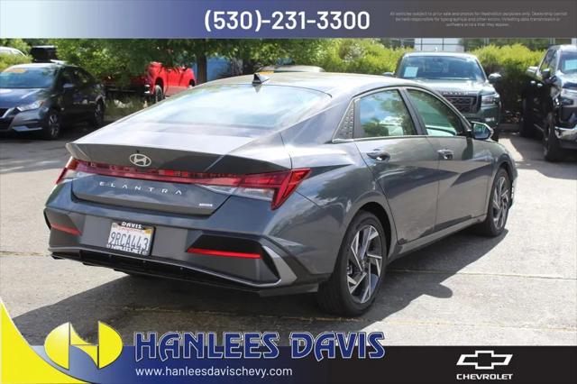 2025 Hyundai Elantra Hybrid Limited