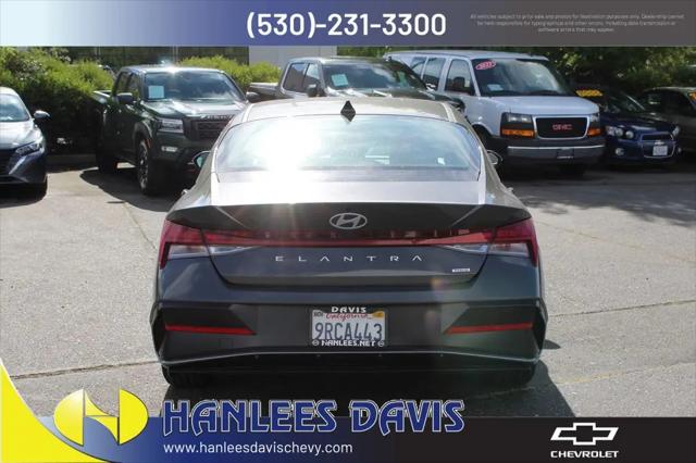 2025 Hyundai Elantra Hybrid Limited
