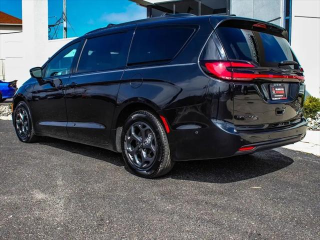 2022 Chrysler Pacifica Hybrid Touring L