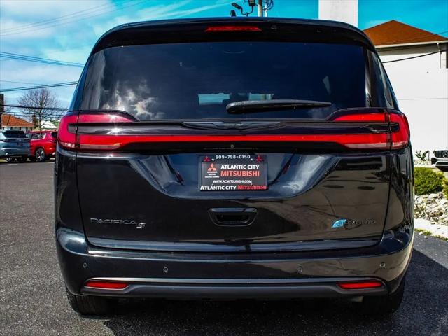 2022 Chrysler Pacifica Hybrid Touring L