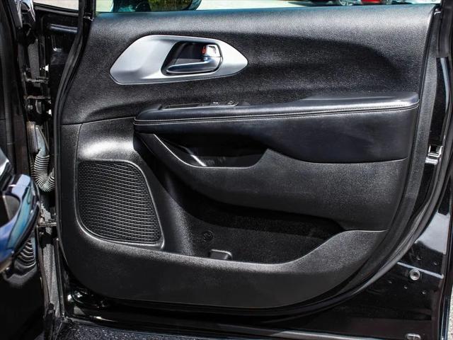 2022 Chrysler Pacifica Hybrid Touring L
